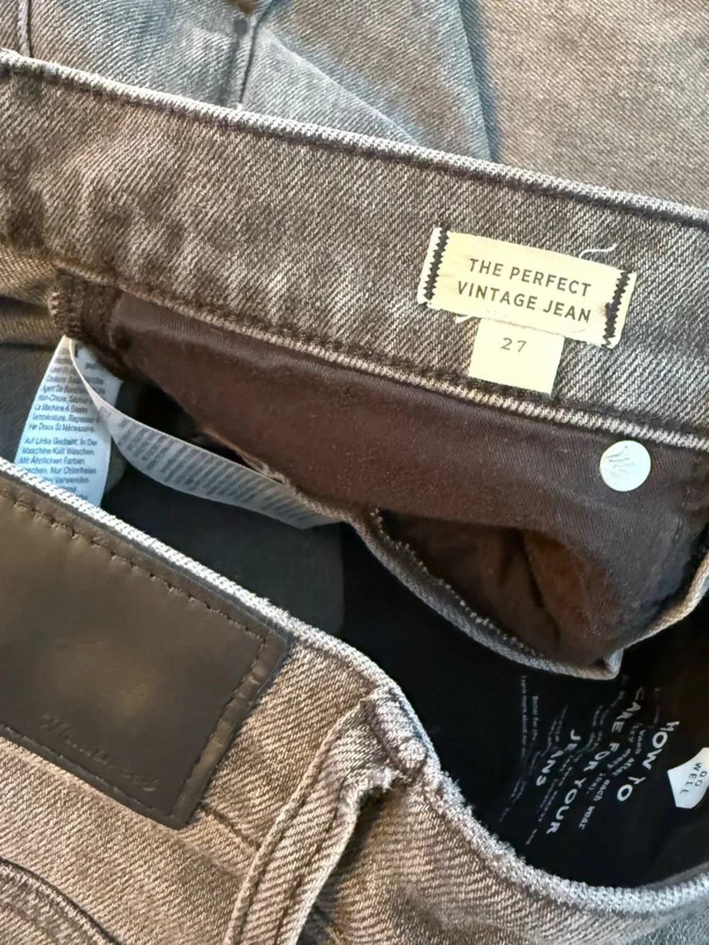 Madewell The Perfect Vintage Jean in Connell Wash: Ripped Edition 27 High-Rise - Picture 12 of 13